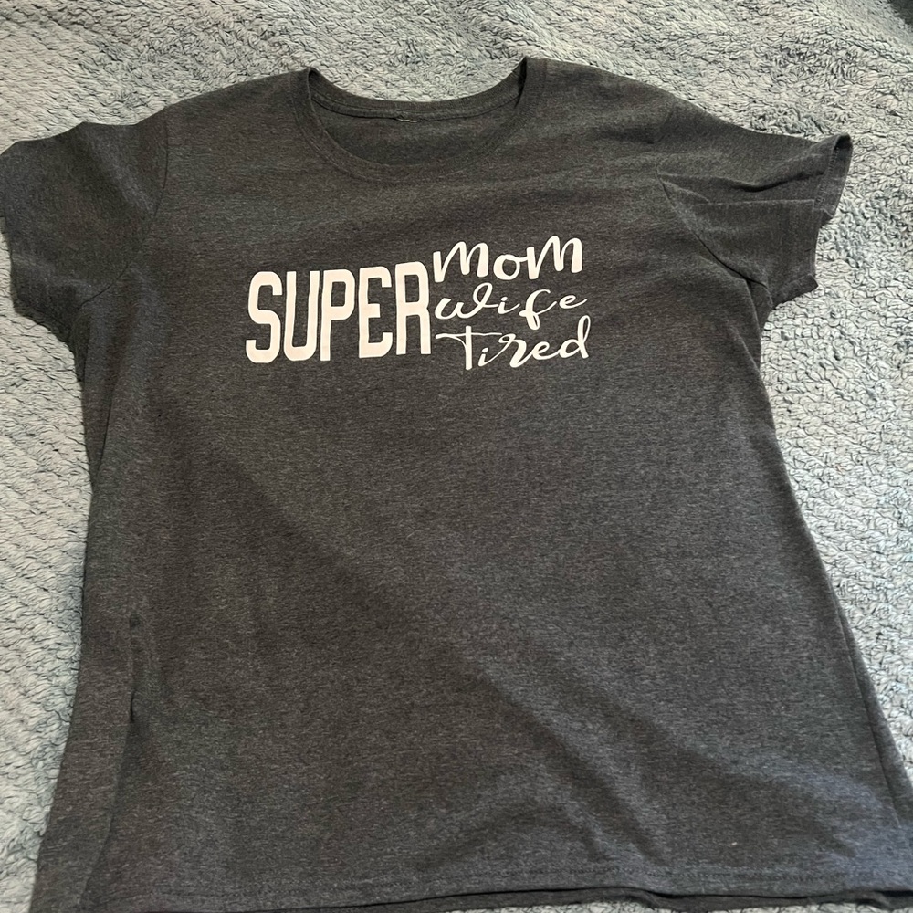Super mom tee